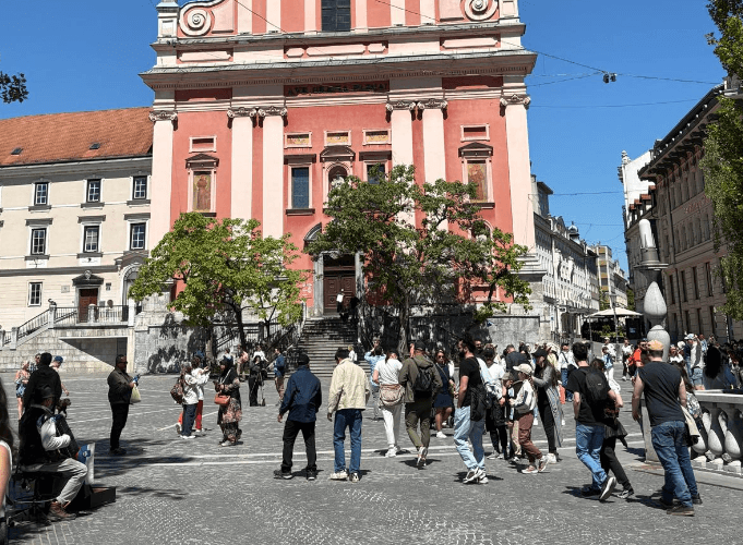 Stadtfürhung in Ljubljana trifft sich am Prešeren Platz